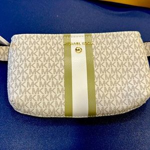 NWT Michael Kors White/light greenFanny Pack Logo Waist Belt Bag (Size L/XL)